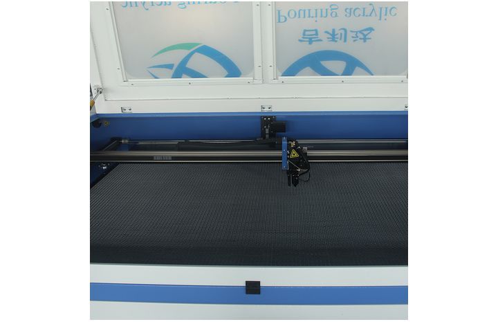 Lasersko_gravirni_stroj_FL_1510_5x800x800