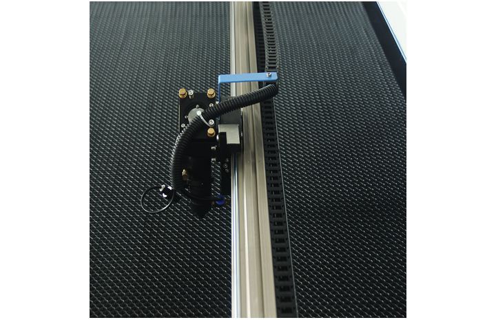 Lasersko_gravirni_stroj_FL_1510_6x800x800