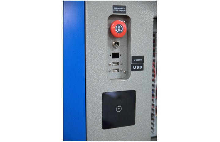 Lasersko_gravirni_stroj_X_1070_10x800x800