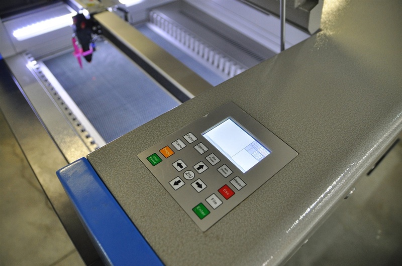 Lasersko gravirni stroj X - 1480 - Image 4